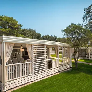 פארק נופש Maistra Amarin Mobile Homes, רוביני